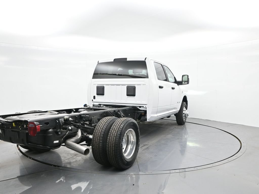 New 2026 Bright White Clearcoat RAM Tradesman image 7