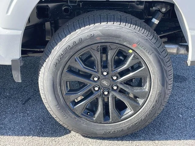 New 2026 Avalanche Ford XLT image 8