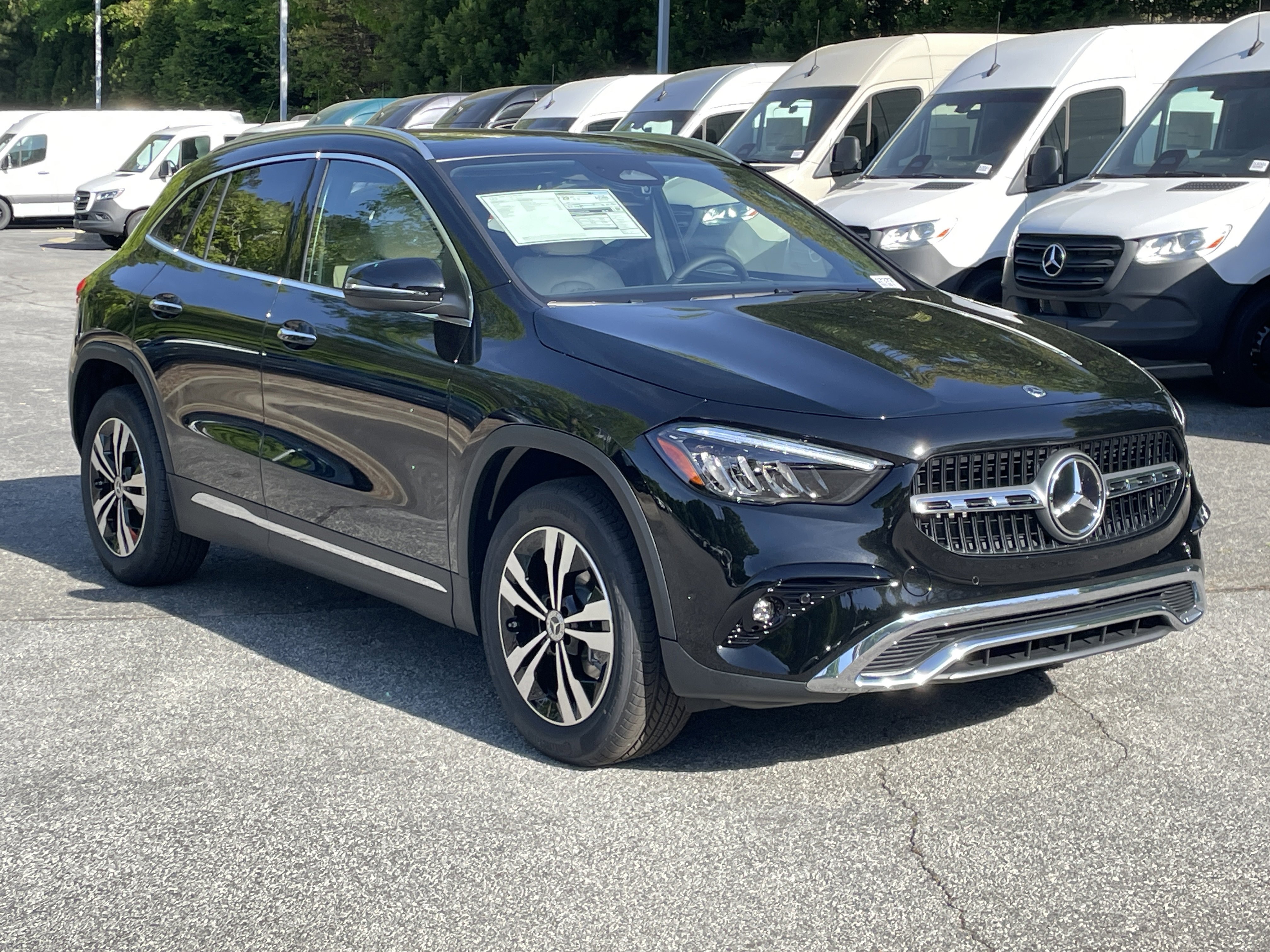 New 2026 Cosmos Black Metallic Mercedes-Benz GLA 250 SUV image 4