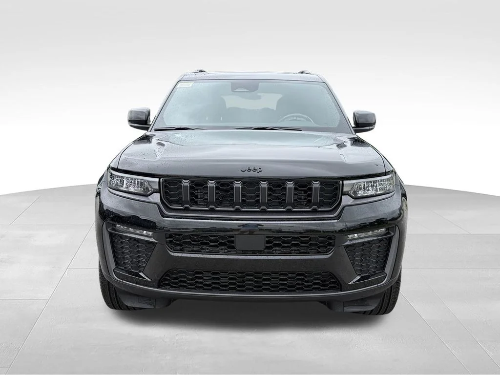New 2026 Diamond Black Crystal Pearl-Coat Exterior Paint Jeep Limited image 27