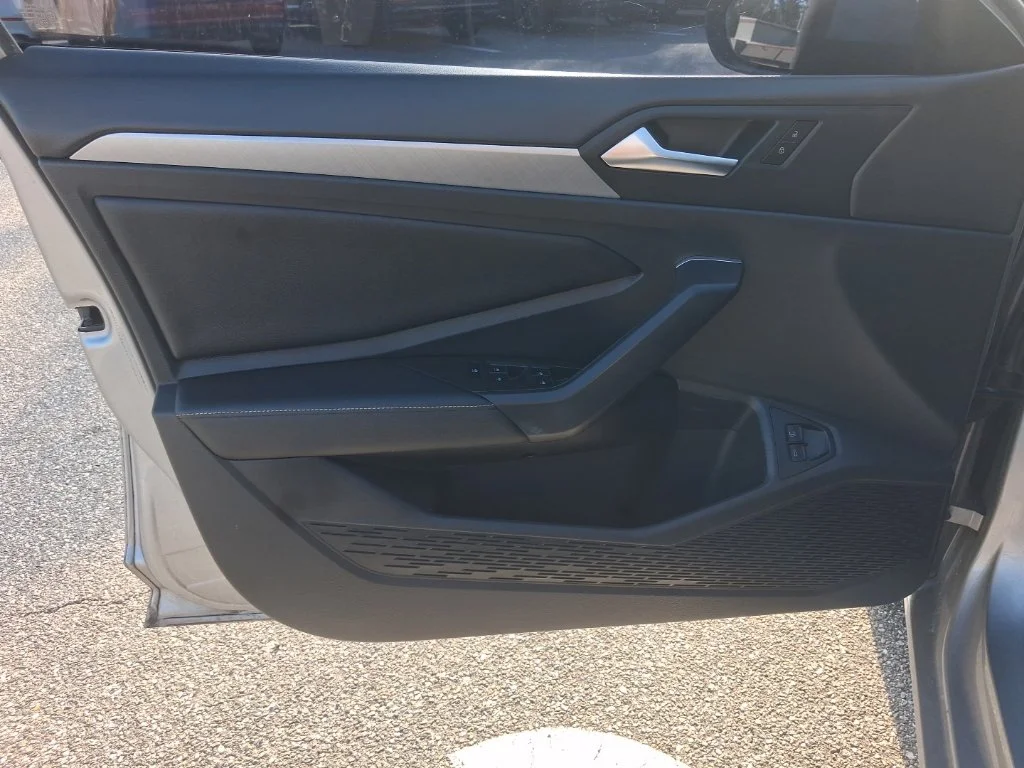 Used 2022  Volkswagen 1.5T SE image 22