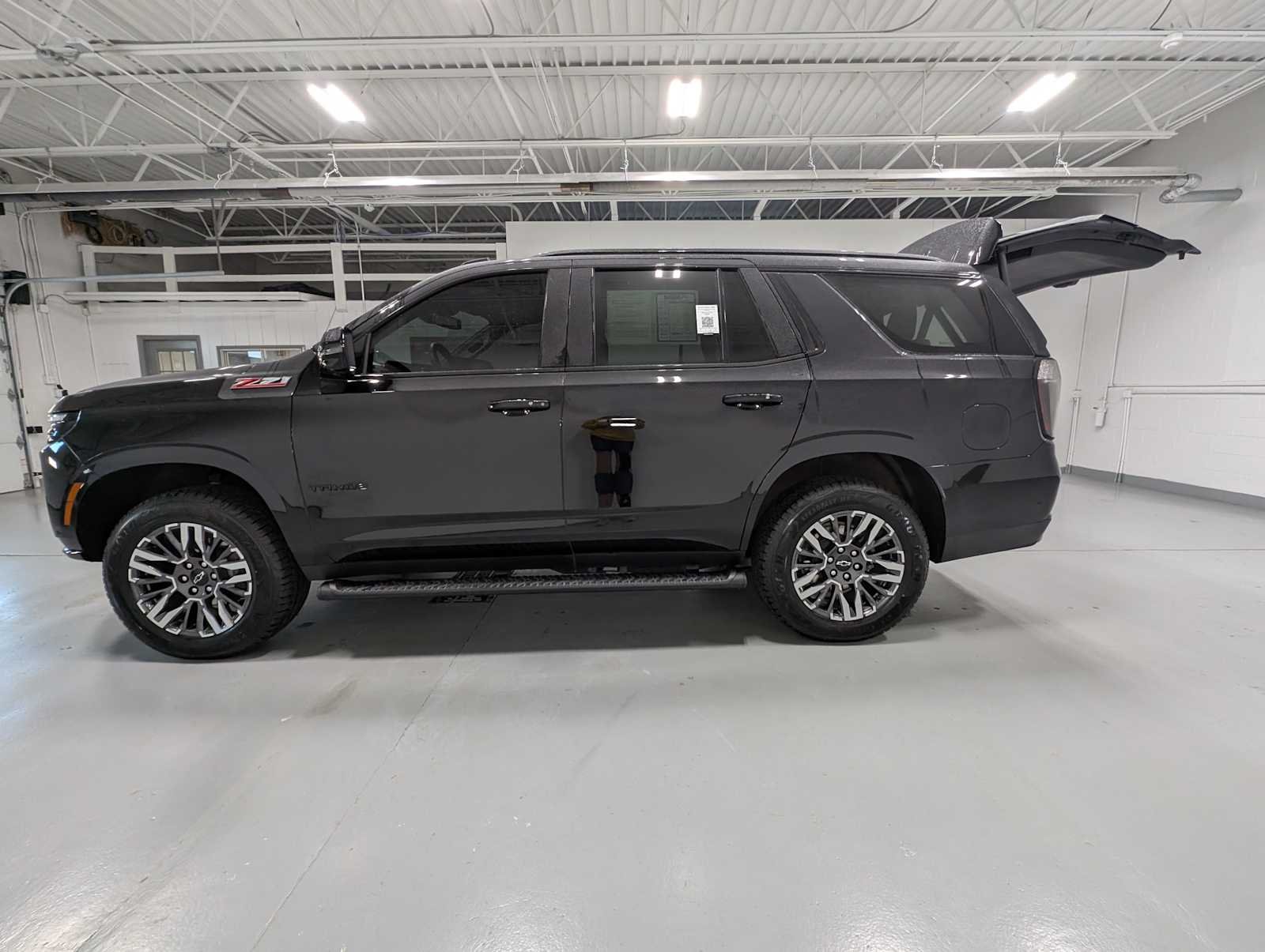 2025 Chevrolet Tahoe Z71 - Photo 12