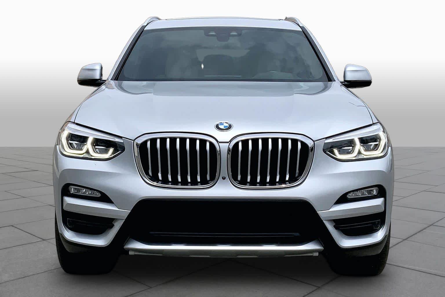 Used 2018 Dark Graphite Metallic BMW xDrive30i image 3