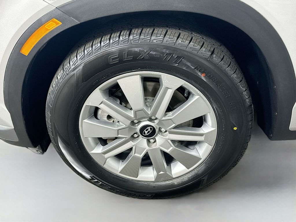 Used 2023 Silver Hyundai SEL image 32