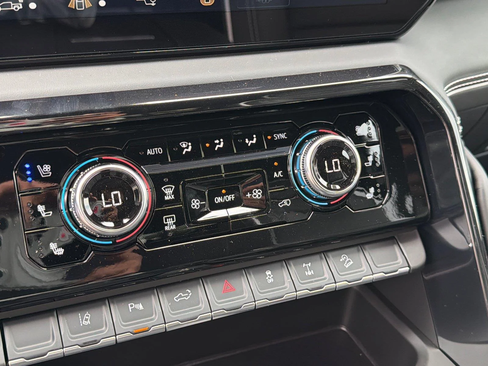 2026 GMC Sierra 2500HD AT4X - Photo 22
