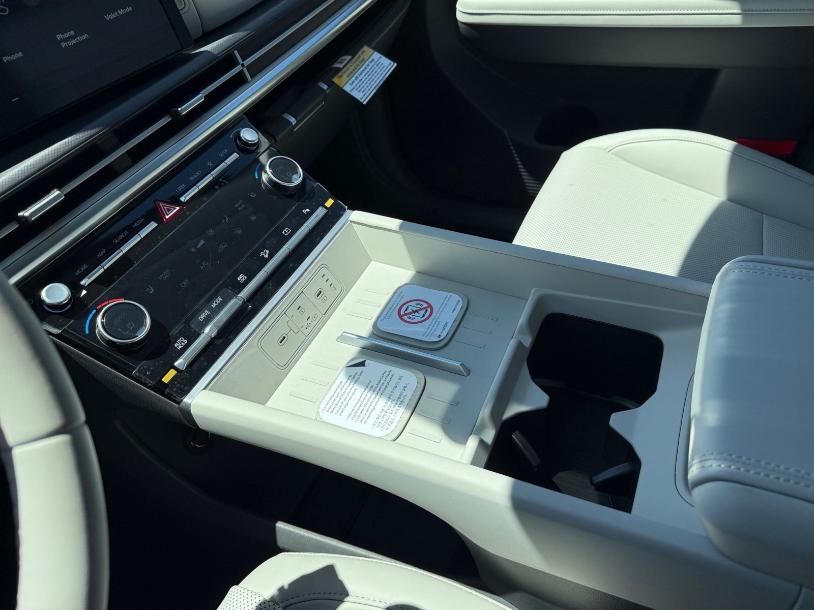 New 2026 Shimmering Silver Hyundai SEL image 13