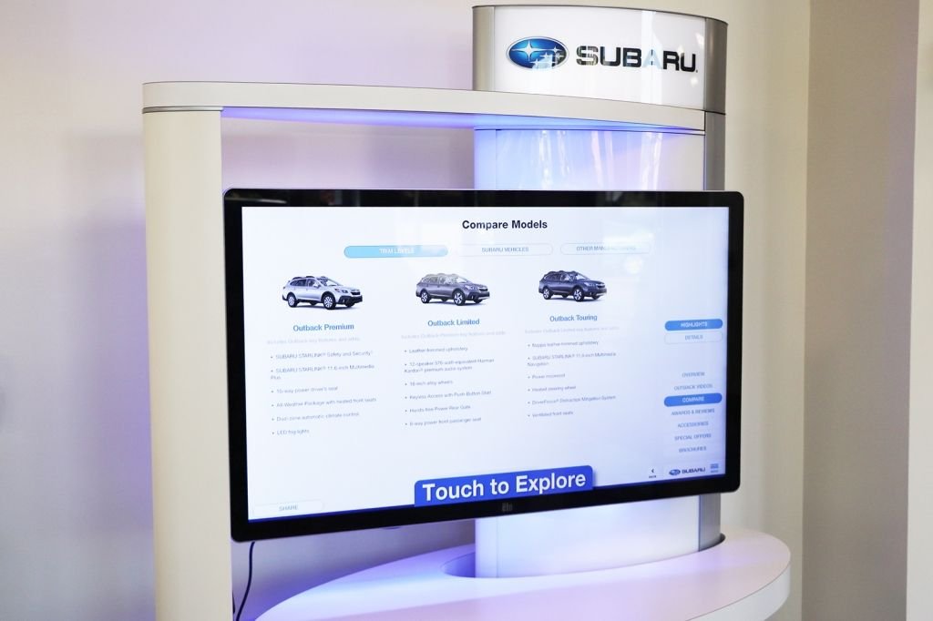 2024 Subaru Forester Touring photo 2