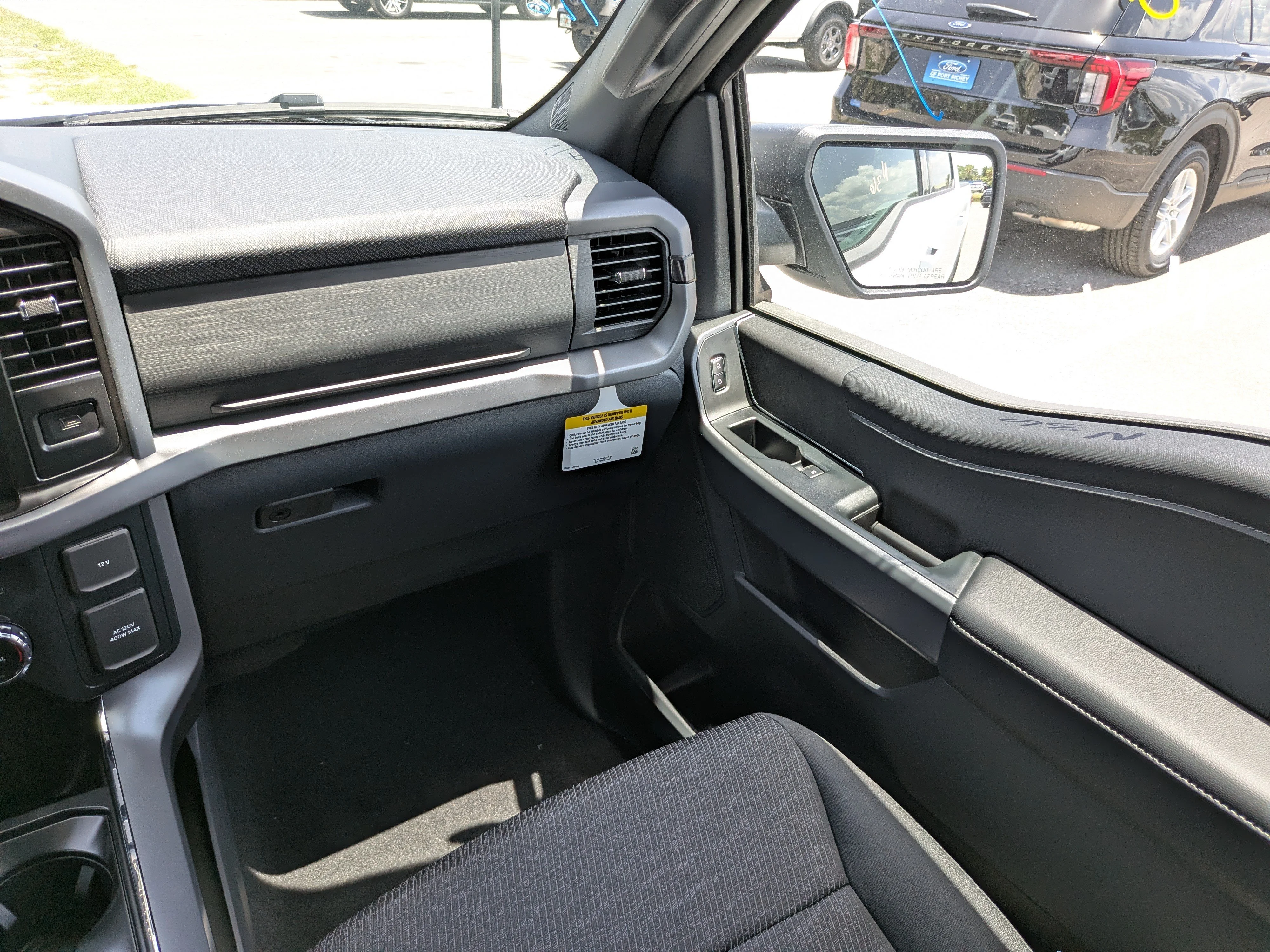 New 2026 Oxford White Ford XLT image 14
