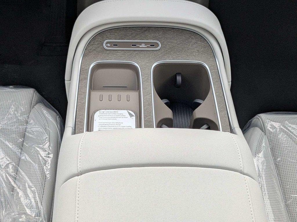 New 2027 Black Hyundai Limited 7P image 19