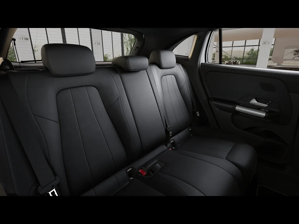 New 2026 Polar White Mercedes-Benz GLA 250 image 40