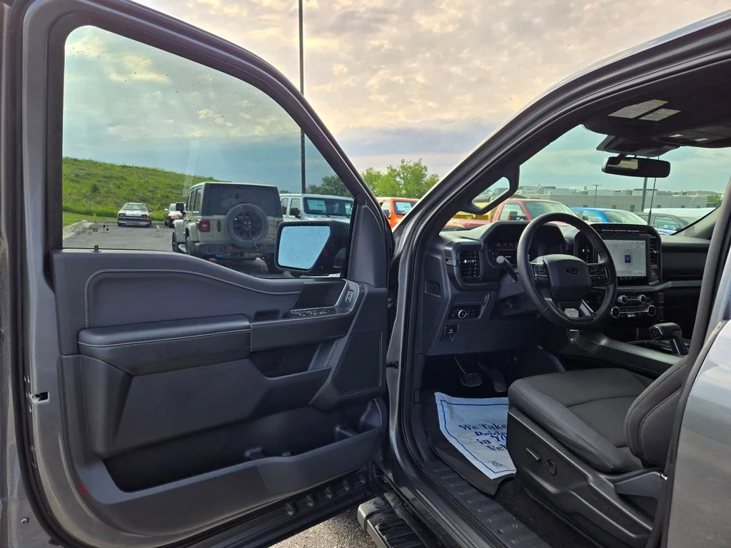 Used 2024 Gray Ford XLT image 13