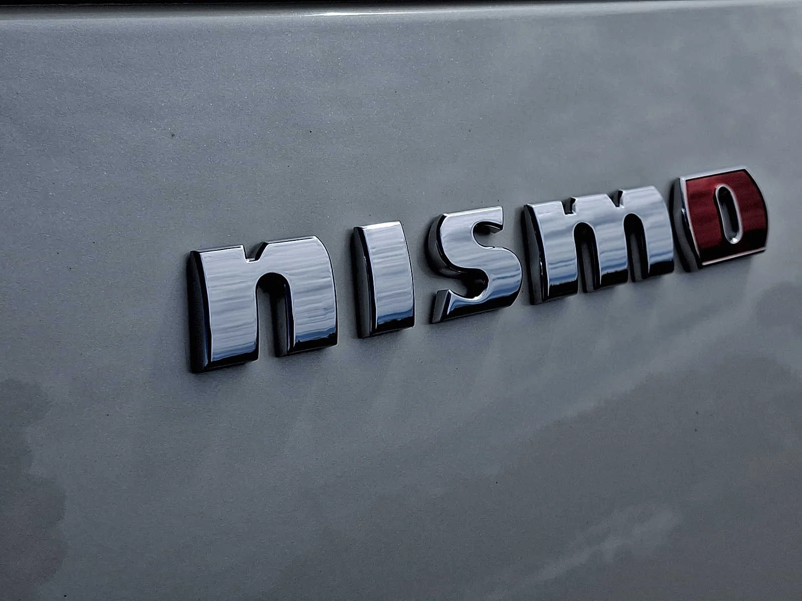Used 2020 Pearl White Tricoat Nissan NISMO image 29