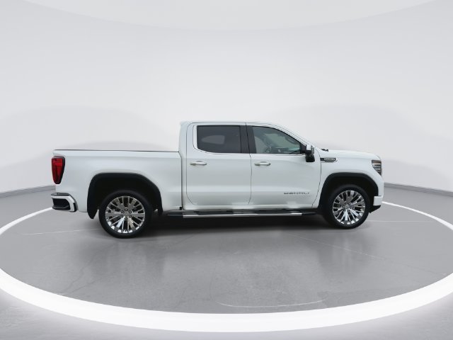 Used 2023  GMC Denali image 9
