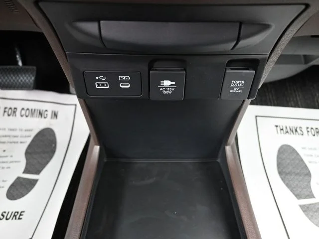 Used 2025 Platinum White Pearl Honda Touring image 20