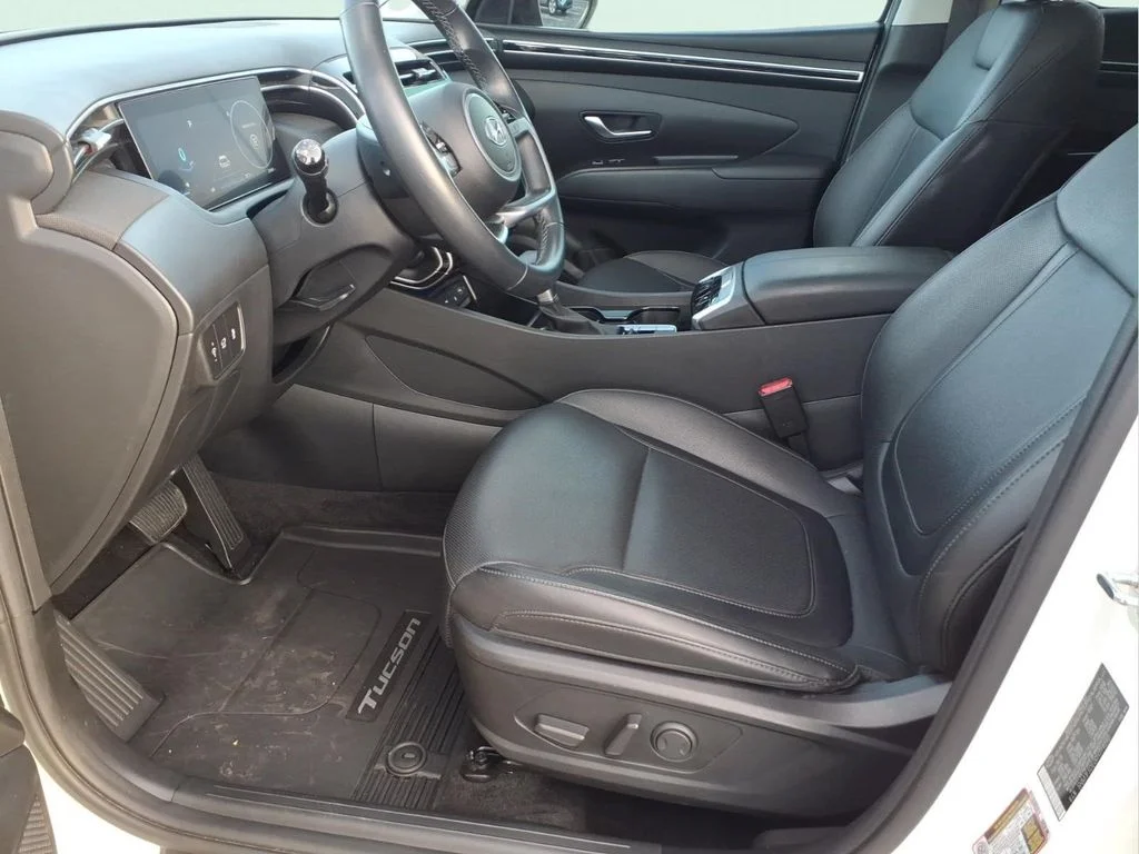Used 2024 White Hyundai SEL image 21