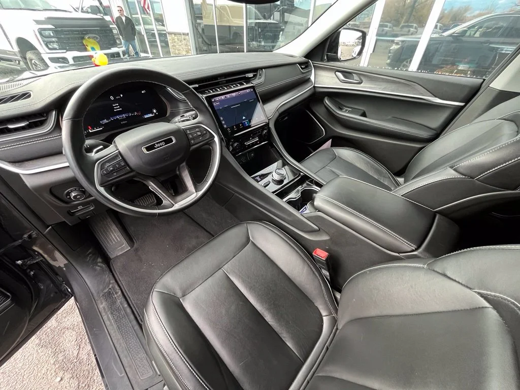 Used 2022 Gray Jeep Limited image 10