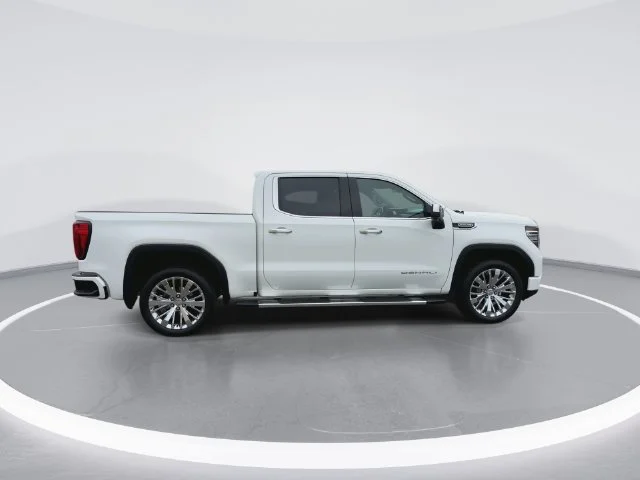 Used 2023  GMC Denali image 9
