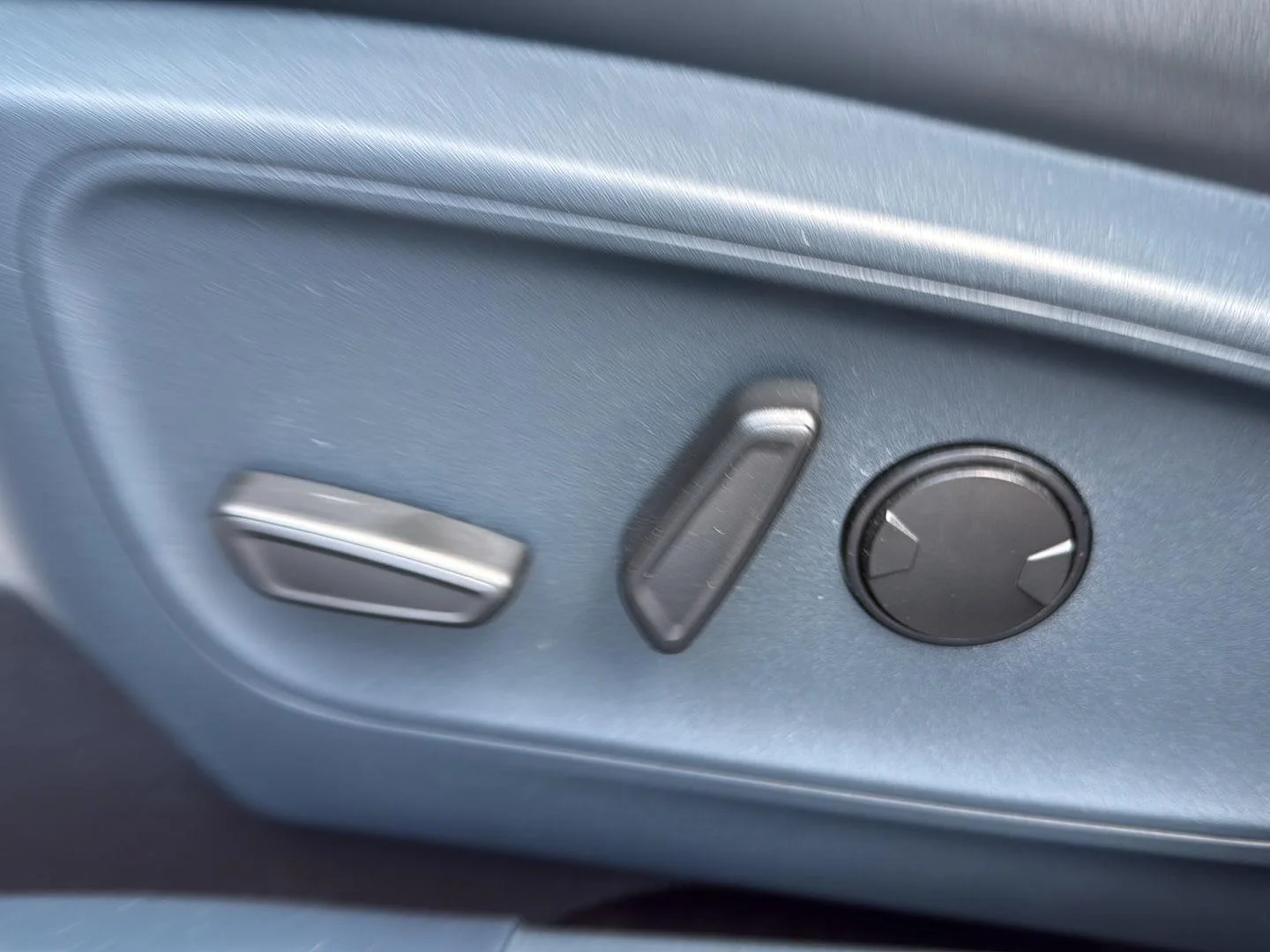 Used 2024 Carbonized Gray Metallic Ford LARIAT image 5