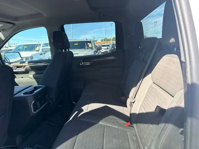 Used 2024 White GMC Elevation image 32