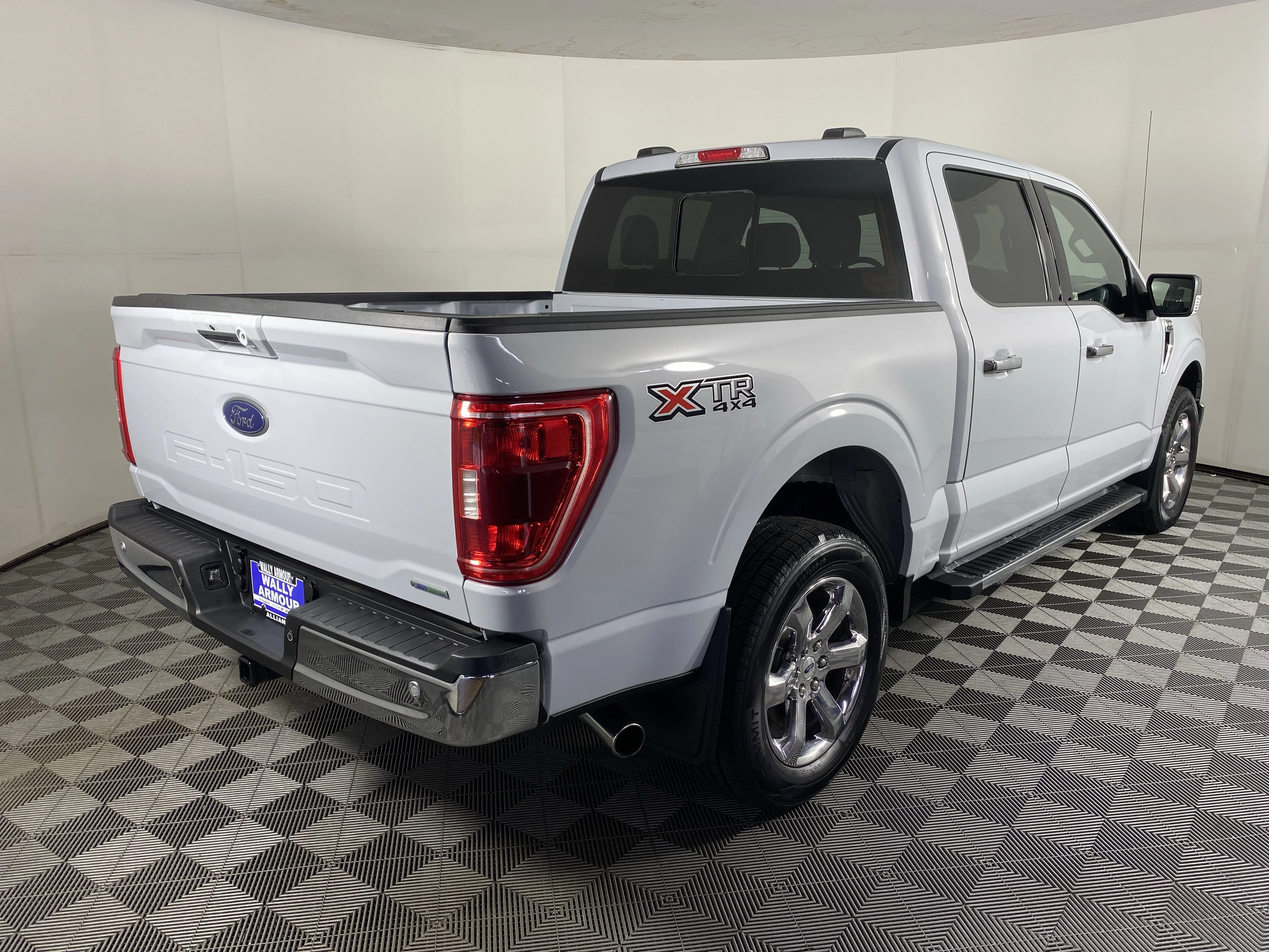Used 2021 Space White Metallic Ford  image 8