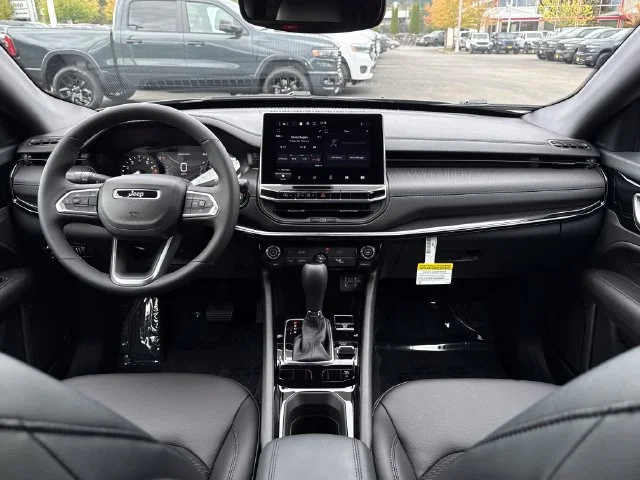 New 2026 Sting-Gray Clearcoat Jeep Latitude image 10