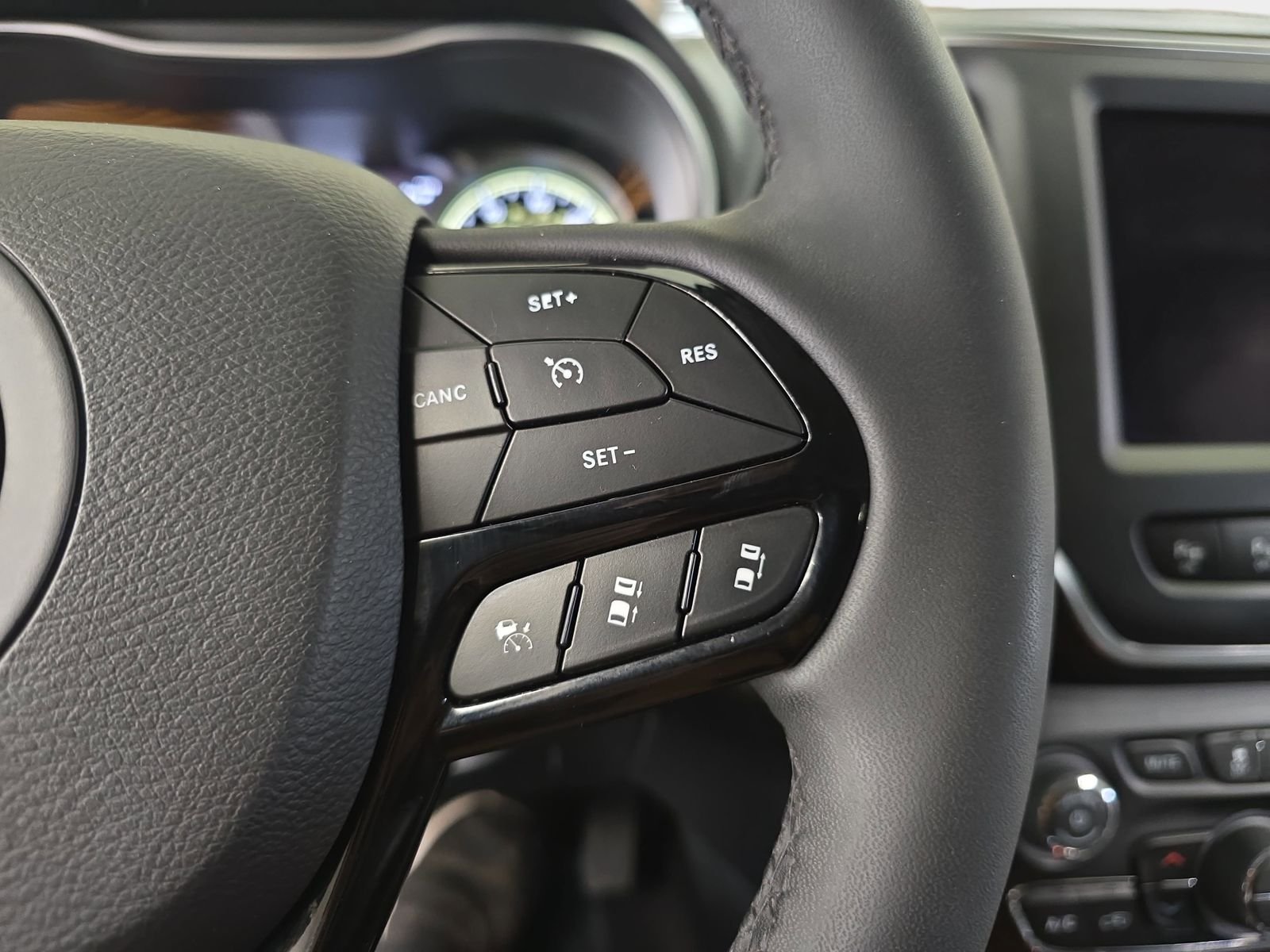 2023 Jeep Cherokee Altitude Lux - Photo 20