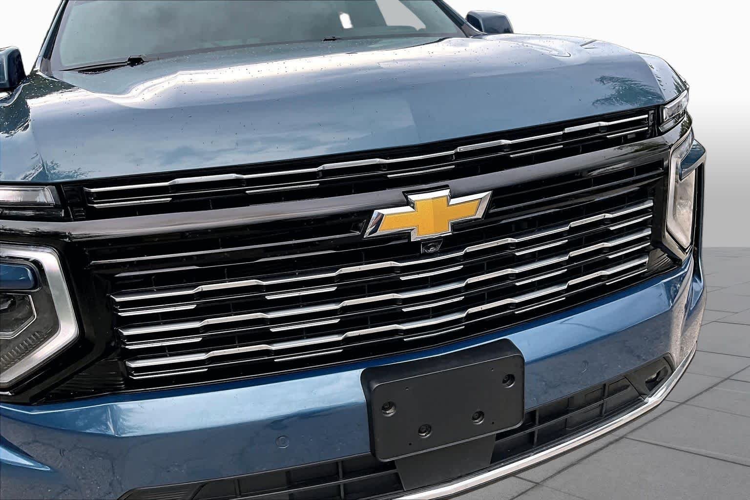 Used 2025 Lakeshore Blue Metallic Chevrolet High Country image 30