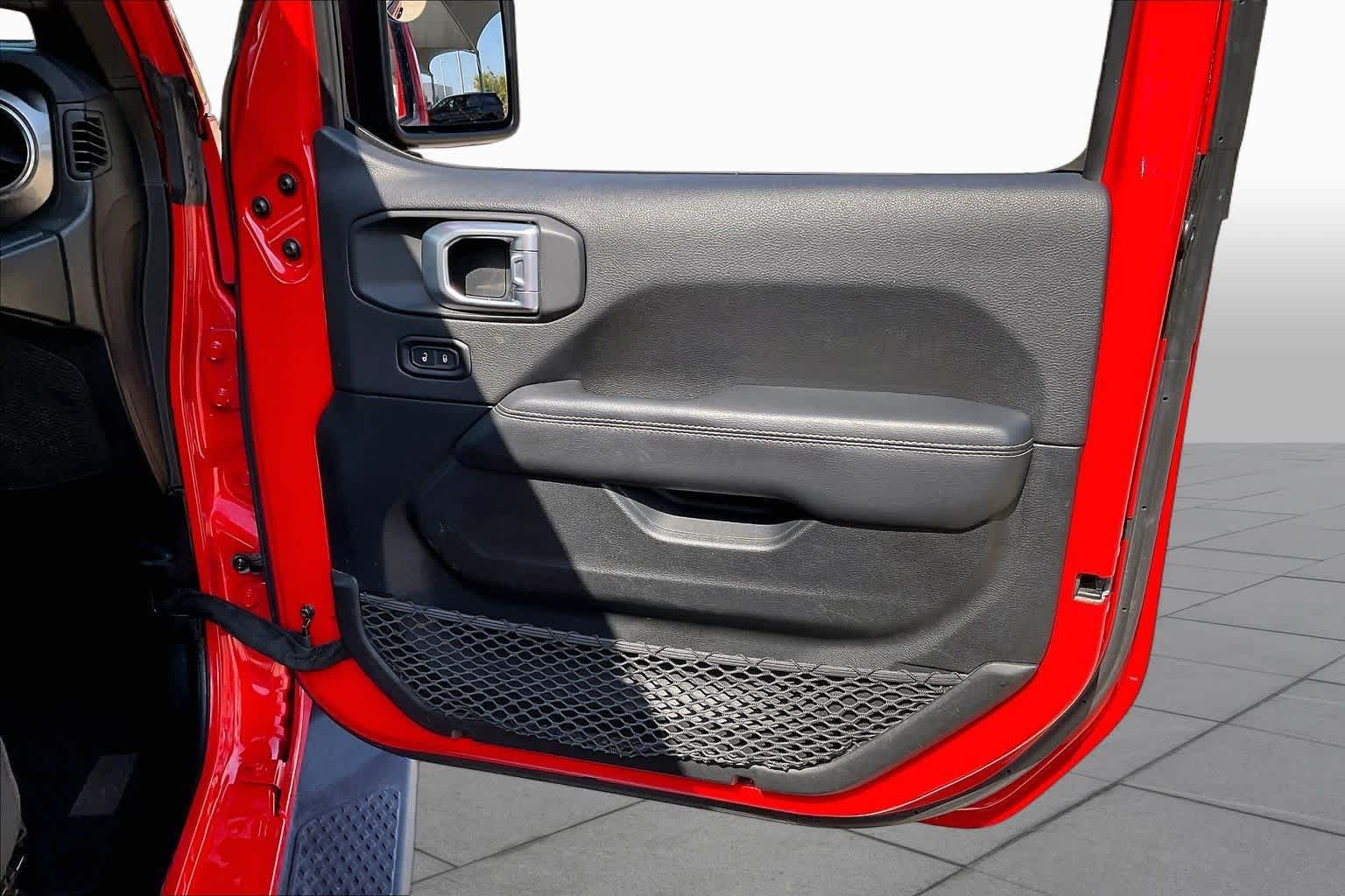 Used 2020 Firecracker Red Clearcoat Jeep Overland image 22