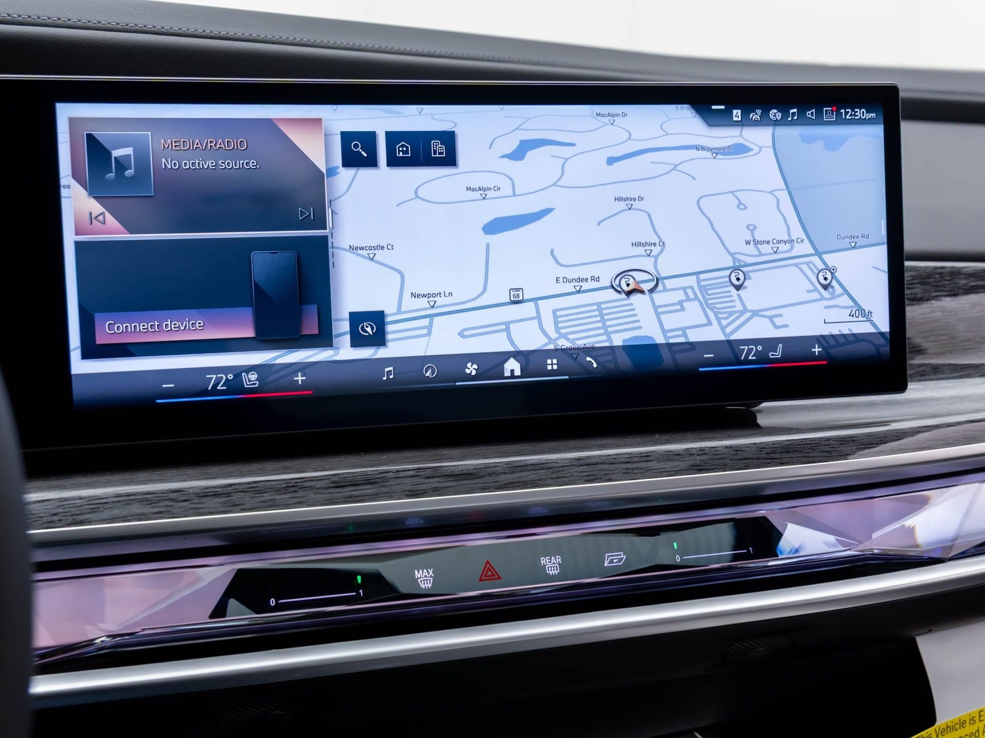 2025 BMW 7 Series 750e - Photo 24