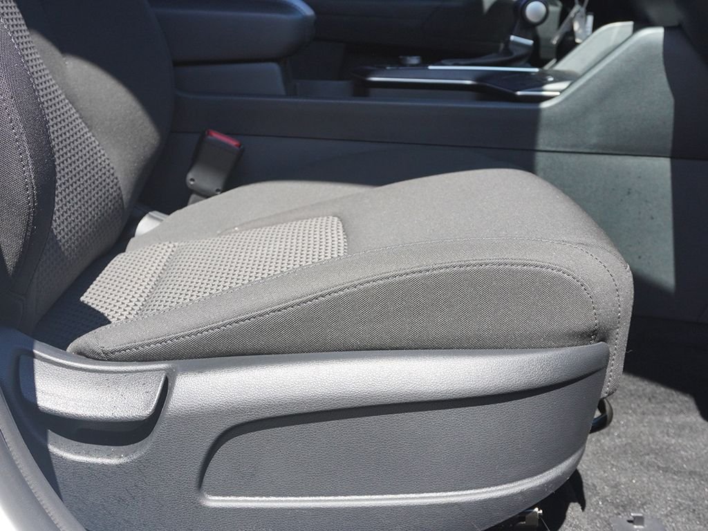 Used 2024 White Kia LX image 27
