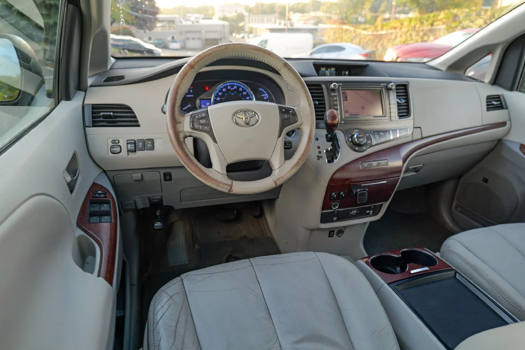 Used 2011 Predawn Gray Mica Toyota XLE image 34