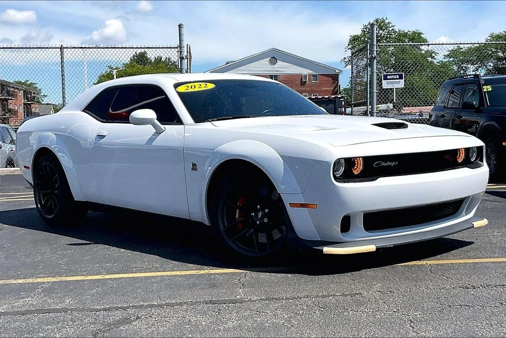 Used 2022 White Knuckle Clearcoat Dodge R/T Scat Pack Widebody image 34