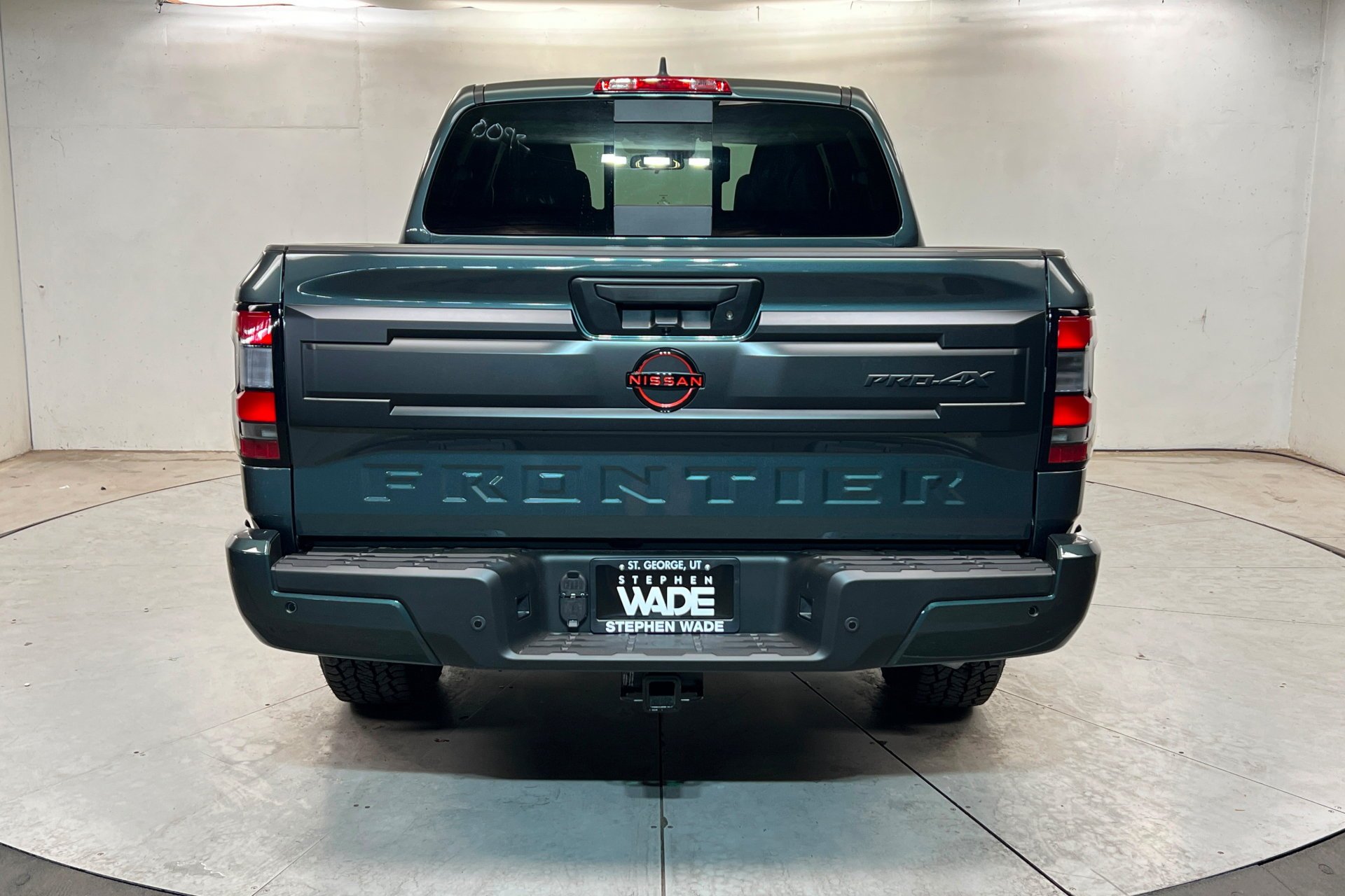 New 2027 Alpine Metallic Nissan Crew Cab PRO-4X® image 5