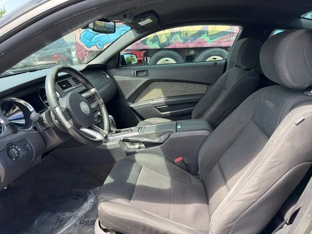 Used 2013 Black Ford V6 image 14