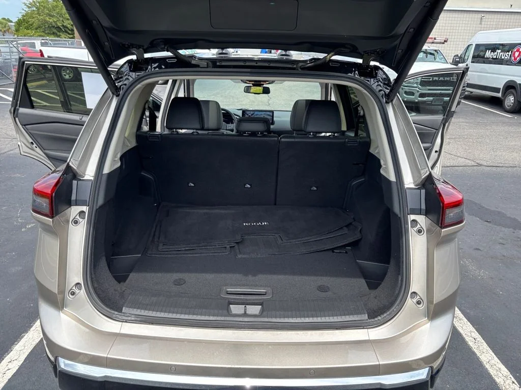 Used 2019 Silver Lexus 350 image 30