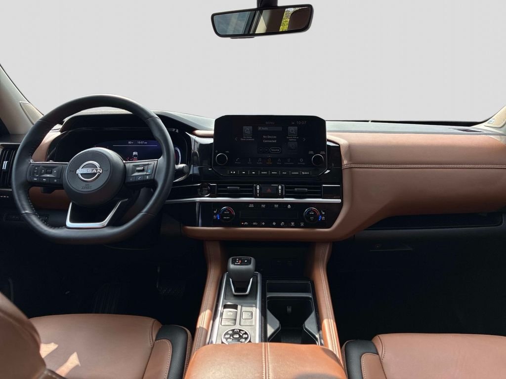 Used 2025 Black Nissan Platinum image 19