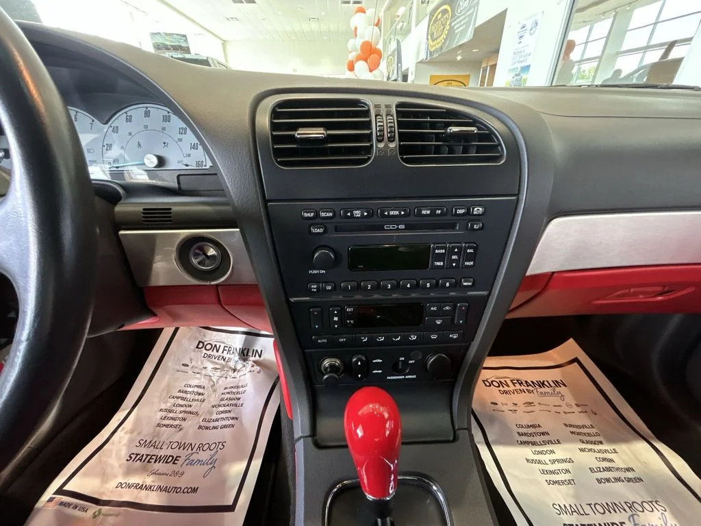 Used 2002 Red Ford Base image 21