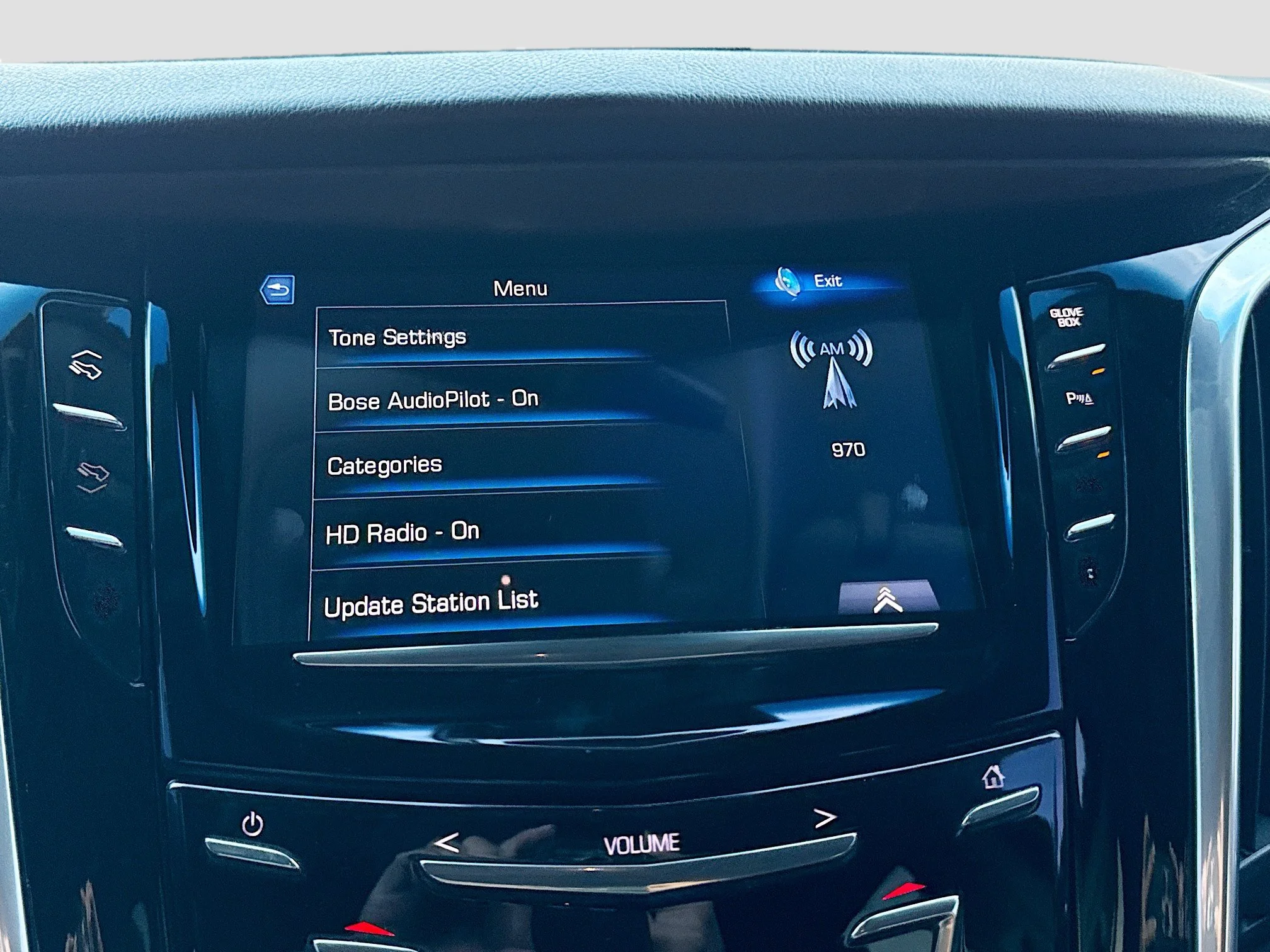 Used 2016 Crystal White Tricoat Cadillac Luxury Collection image 31