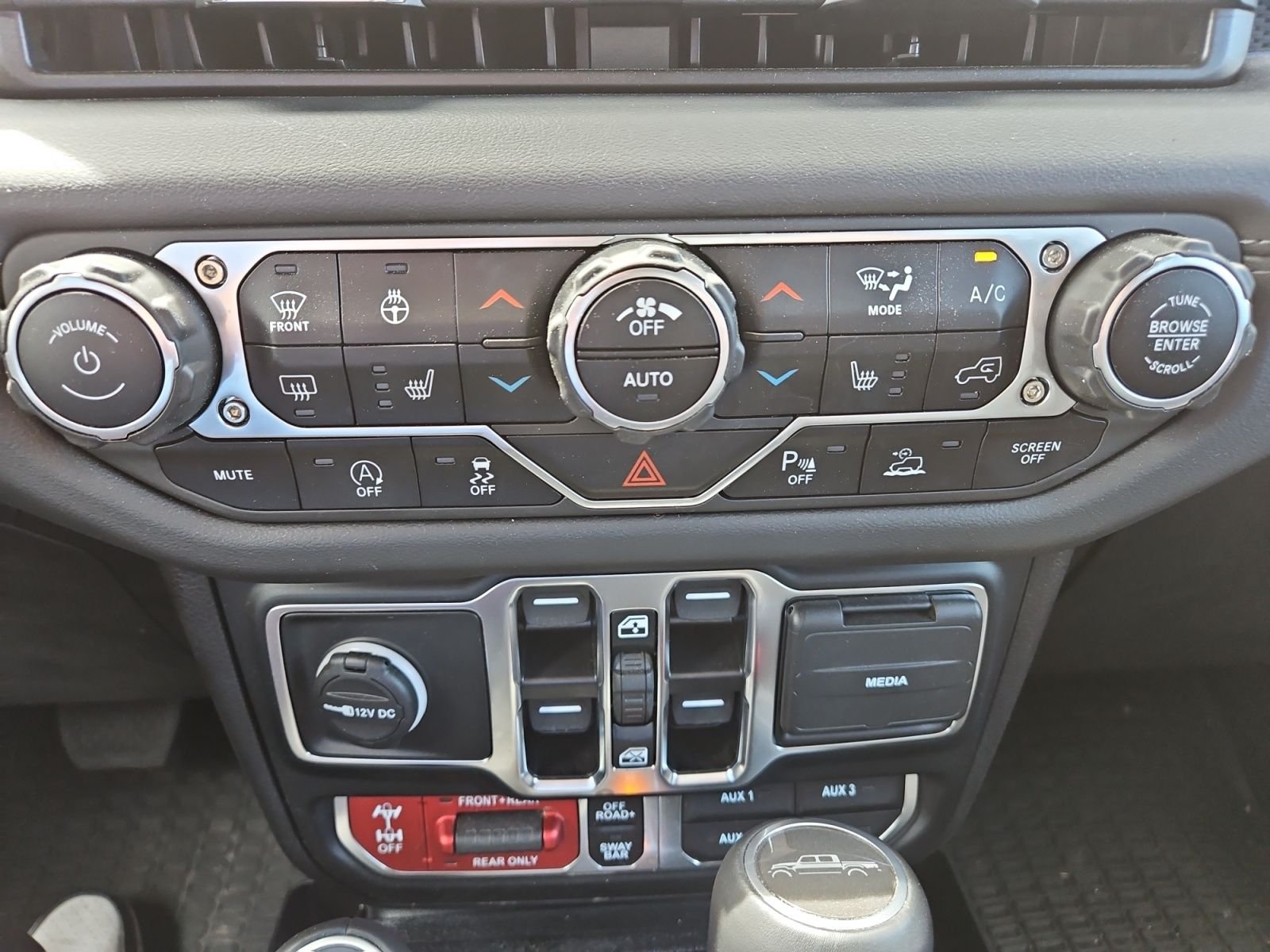 Used 2024 Red Jeep Rubicon image 27