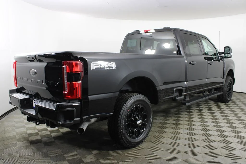 New 2026 Black Ford XLT image 5