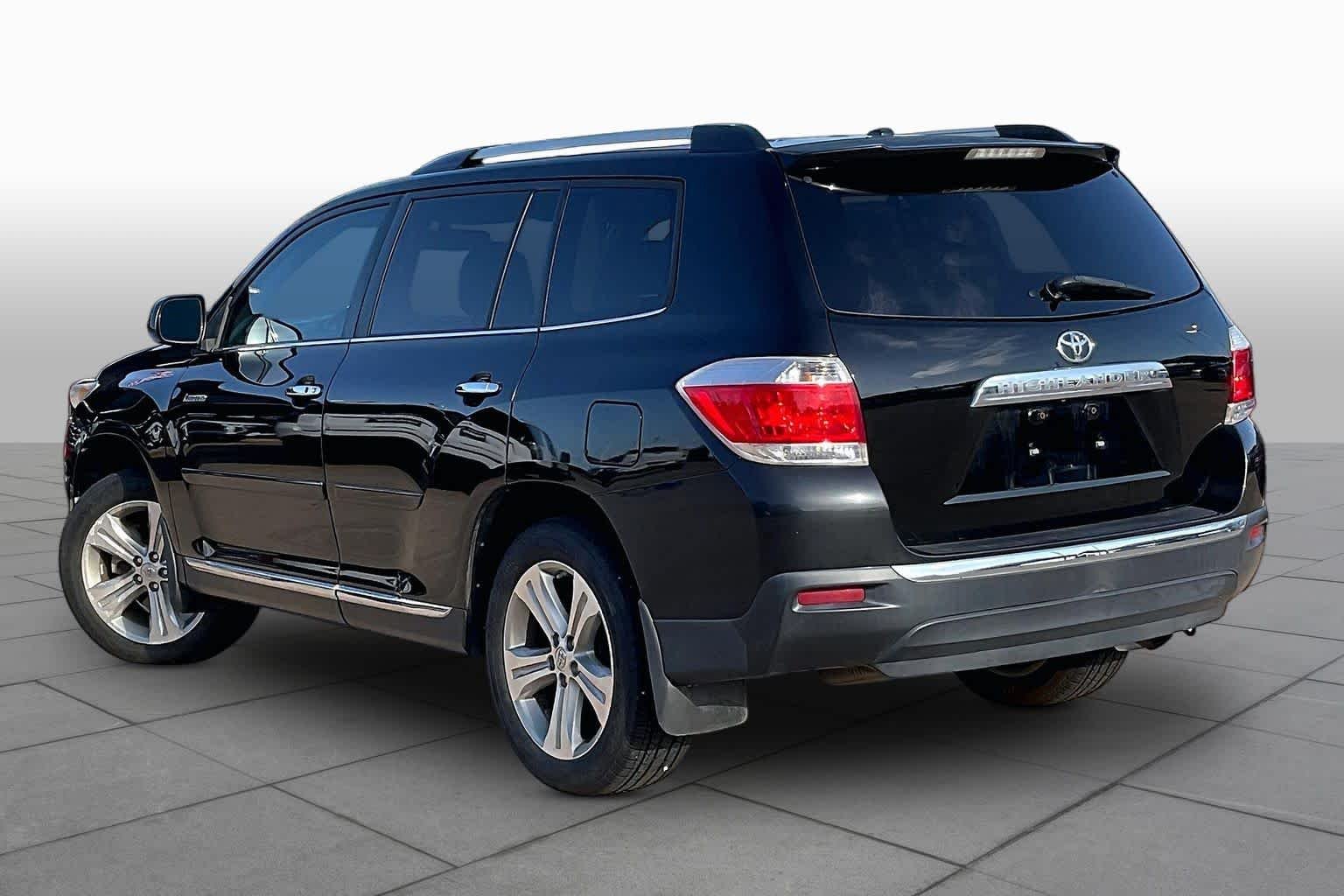 Used 2012 Black Toyota Limited image 11