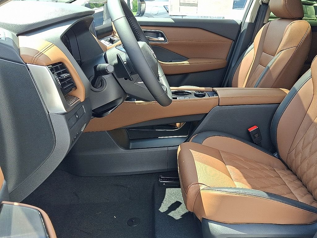New 2026 Everest White Pearl TriCoat / Super Black Two-tone Nissan Platinum image 10