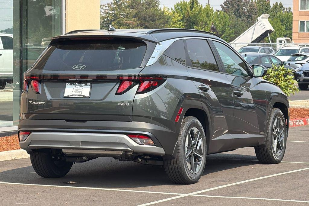 New 2026 Gray Hyundai SEL FWD image 4