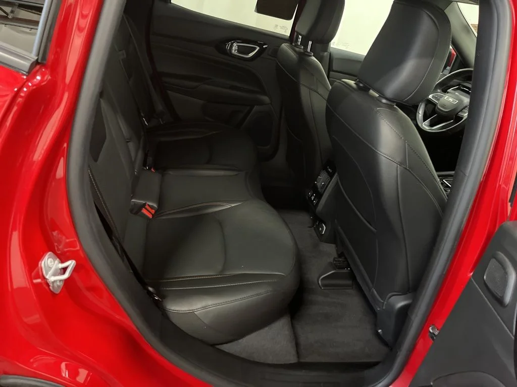 Used 2022 Red Jeep High Altitude image 21