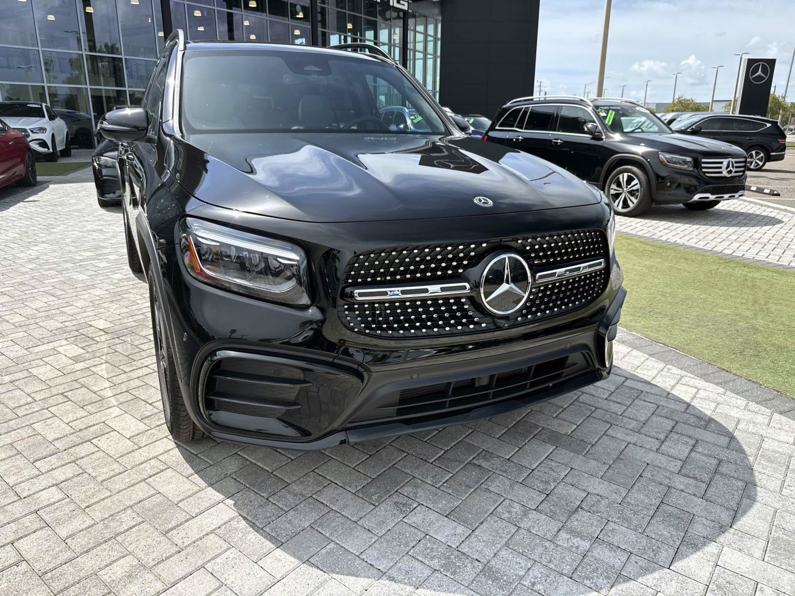 New 2026 Black Mercedes-Benz 250 SUV image 8