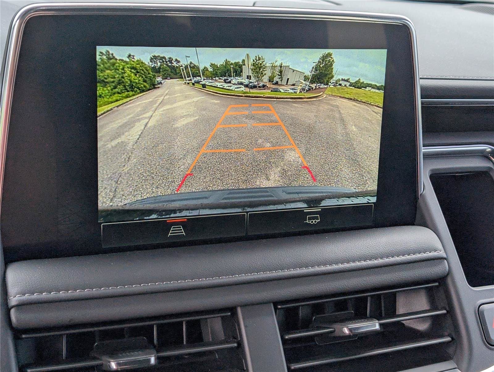 2024 GMC Yukon SLE - Photo 23