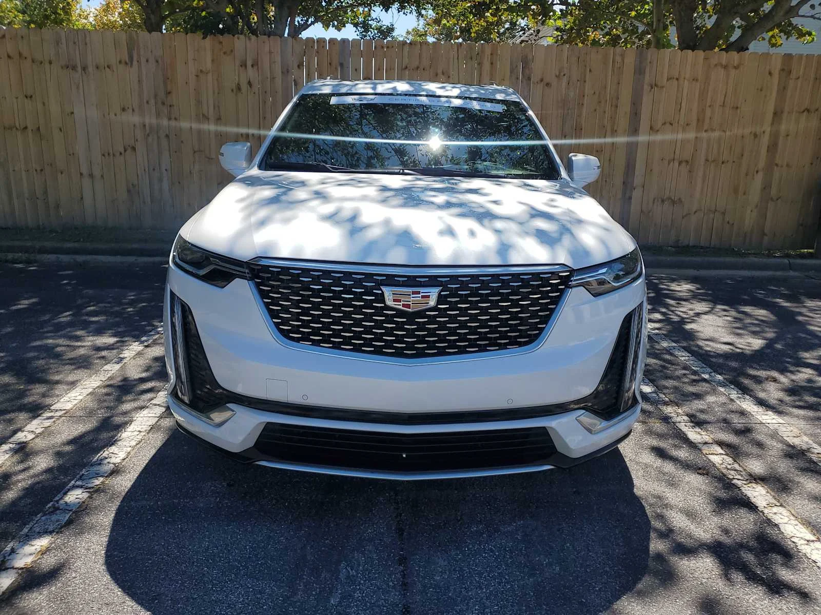 Used 2024 Crystal White Tricoat Cadillac Luxury image 8