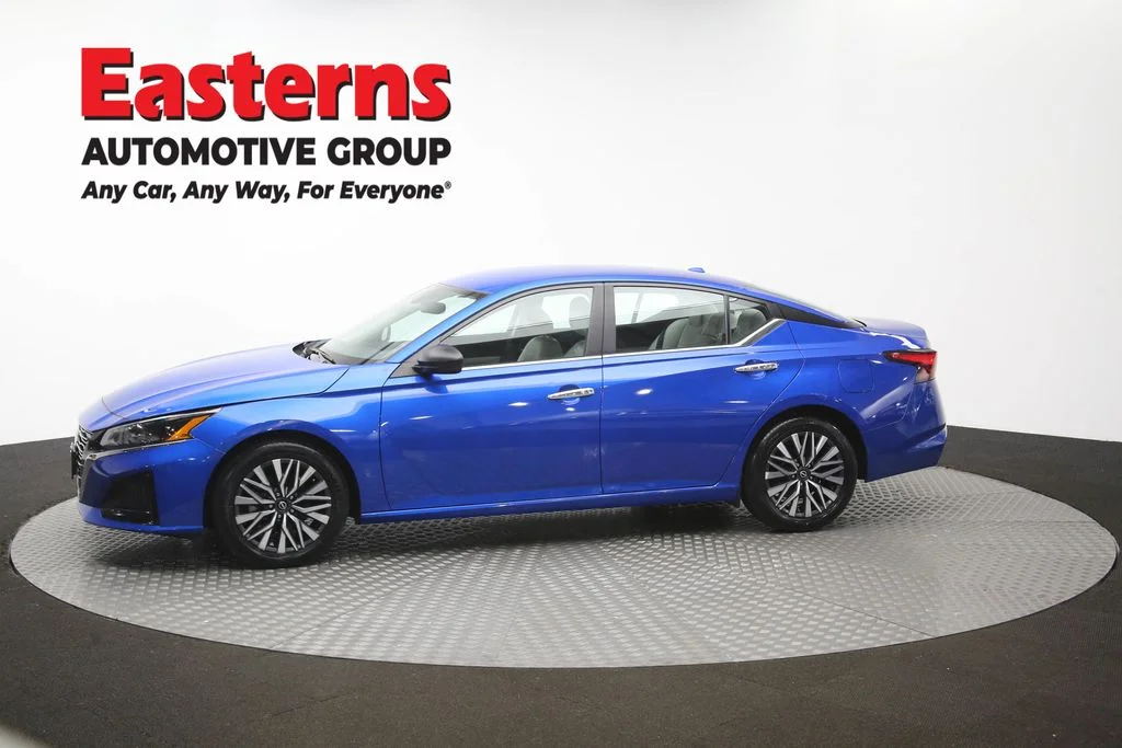 Used 2025 Blue Nissan 2.5 SV image 57