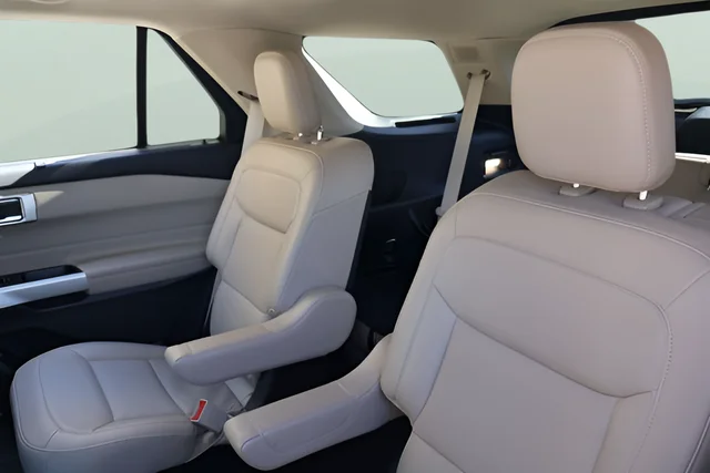 Used 2023 White Ford Limited image 16
