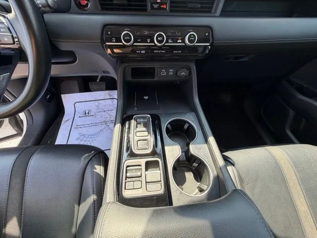 Used 2023 White Honda Touring image 30